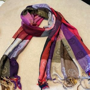 Used scarf size 27/70